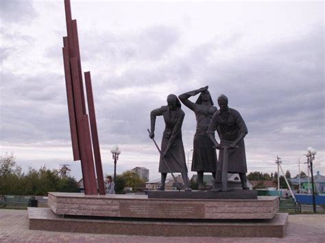 Памятник строителям железнодорожной ветки «Старый Оскол – Ржава ...