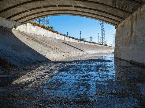 Straight Road In Los Angeles Crossing The River Underpass Hdri Maps And Backplates