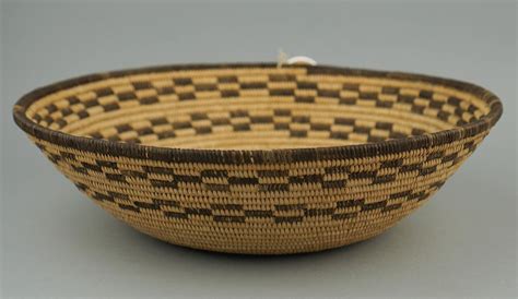 Lot - NATIVE AMERICAN COILED BASKETRY TRAY, CHEMEHUEVI