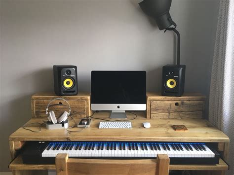 Music studio desk | Home recording studio setup, Music studio decor ...