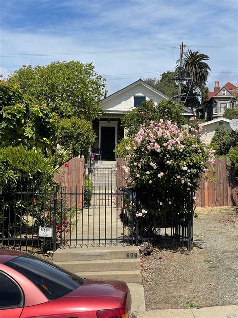 608 York St Vallejo Ca 94590 Mls 323015461 Coldwell Banker