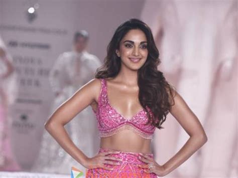 Photos Kiara Advani Walks The Ramp For Falguni And Shane Peacock At