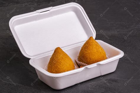 coxinha frita tradicional em embalagens descartáveis download Designi