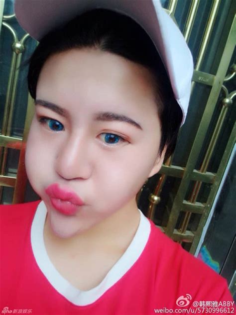 Cô gái mặt rắn tự nhận mình là hot girl đẹp nhất Trung Quốc