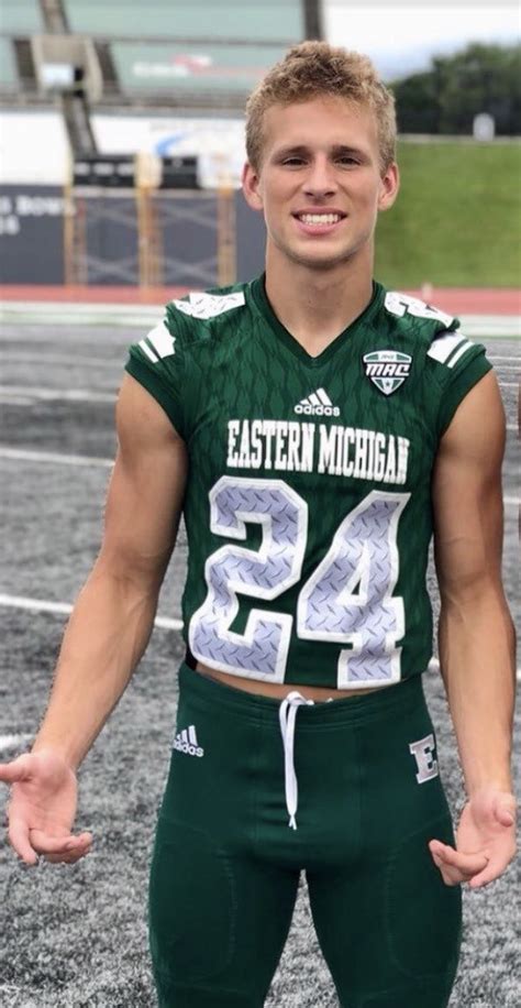 Hot Football Bros On Twitter Pregame Or Mid Game