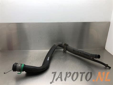 Toyota Corolla Verso Tubes De Remplissage R Servoir Essence Stock