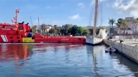 Punta Mayor Aborda A Un Yate En El Puerto De Tarragona Puente De