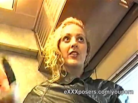Amateur Persuaded To Flash On The Train Video Porno Gratis YouPorn