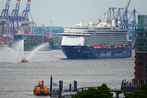 Tui Cruises Mein Schiff Erstanlauf In Hamburg