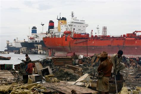 A first in work practice standards for Alang shipbreaking yard • Recycling International