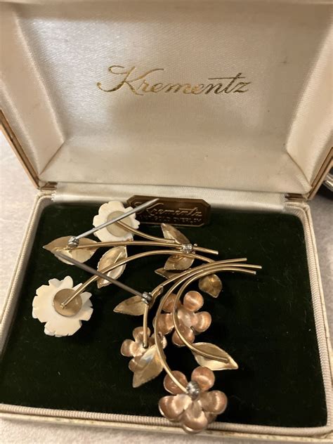 Vintage K Gold Overlay Krementz Flower Brooches W Gem