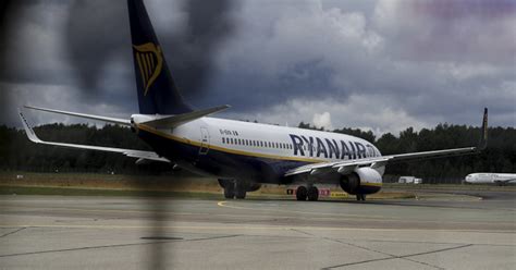 Il Motore Del Volo Ryanair Brindisi Torino Prende Fuoco Prima Del