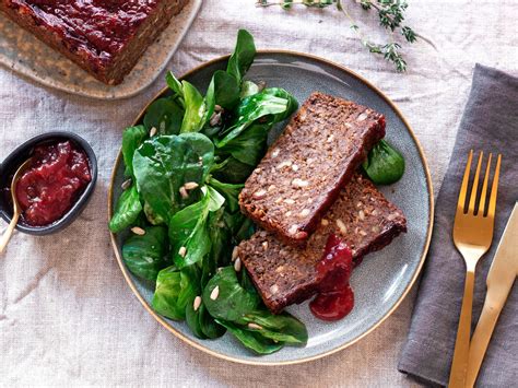 Veganer Nussbraten Mit Pflaumenglasur Rezept Eat Smarter