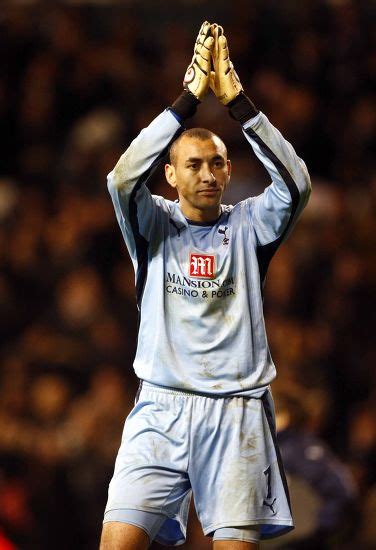 Tottenhams Brazilian Goalkeeper Heurelho Gomes Tottenham Editorial