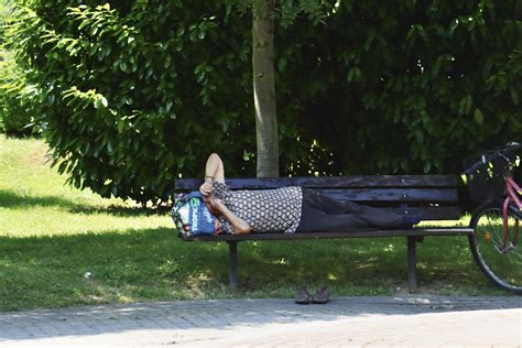 Sunčanica I Toplotni Udar Kako Ih Prepoznati I šta Raditi Kad Se