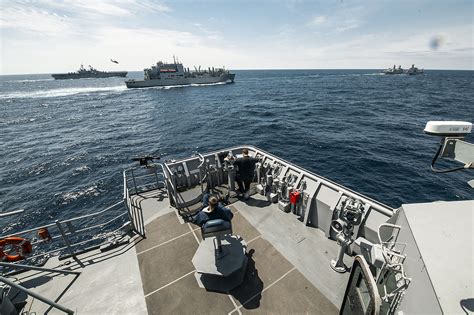 Ships In The Us 7th Fleet Aor Pacific Ocean April 7 2014 Flickr