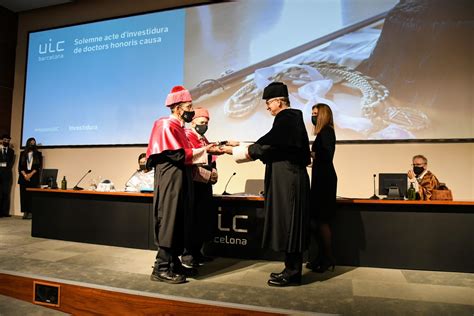 Dr Paul Levi Investido Doctor Honoris Causa Por UIC Barcelona