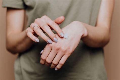 Rekomendasi Hand Cream Yang Bikin Tangan Jadi Gak Kasar