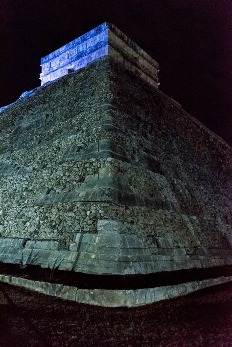 Mexico || Chichen Itza at Night - Sed Bona