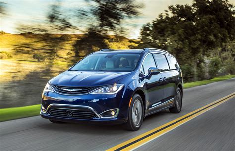 Road Test 2017 Chrysler Pacifica Hybrid Clean Fleet Report