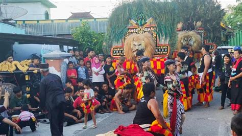 Horeg Lur Reog Ponorogo Singo Nekat Meriahkan Bersih Desa Lingkungan