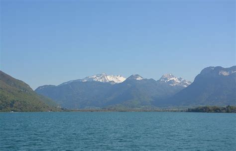 Faits Divers Une Alpiniste De Ans Fait Une Chute Mortelle En Haute