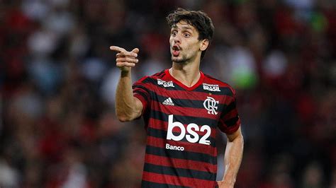 Rodrigo Caio viaja para o RS e Grêmio prepara anúncio do novo reforço