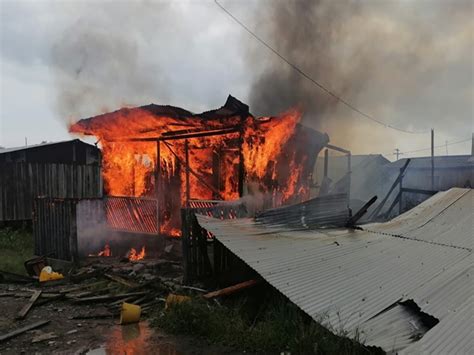 Voraz Incendio Destruy Humildes Viviendas En Tumaco Dos Familias Lo