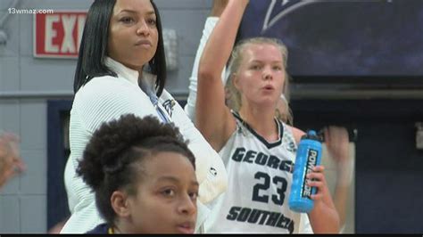 Georgia Southern women's basketball coach gets closer to players ...