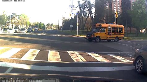 School Bus Runs Red Light Youtube