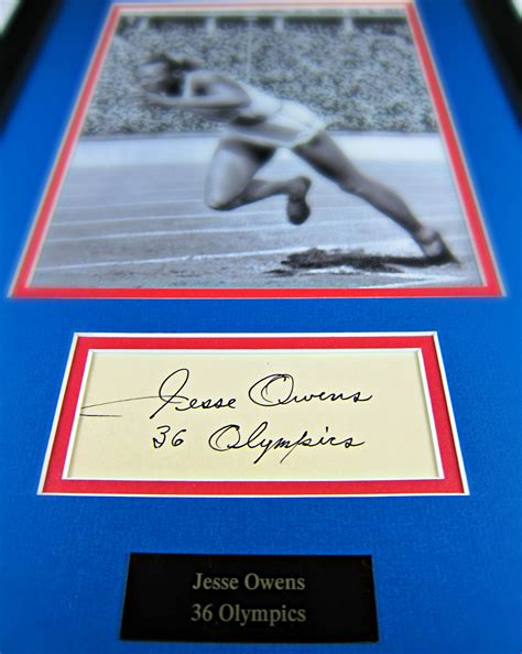 jesse-owens-framed-cut-signature-and-picture-2 - Memorabilia Center