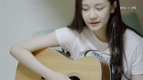 ิอิอ ᵇ๓ On Twitter Pharita Playing Guitar And Sing Love Yourself