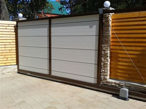 Sliding gates Alutech (20 photos): aluminum models with a wicket ...