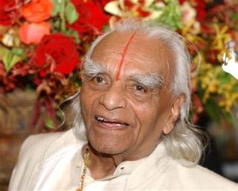 Yoga guru B K S Iyengar dies in Pune - Rediff.com India News