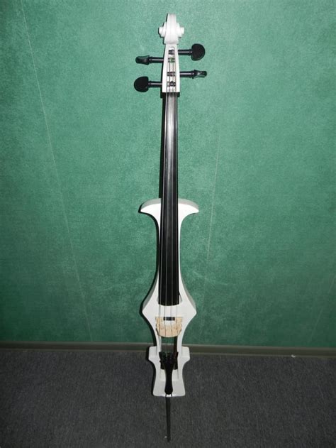 i got an electric cello like this as a gift (pic not mine). how do i sit with it? theres not ...