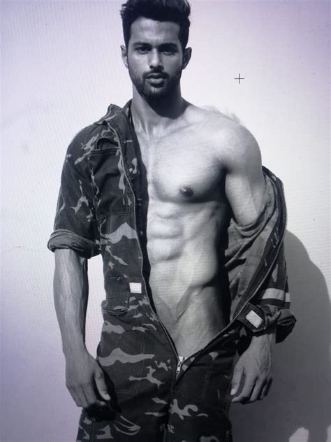 Shirtless Bollywood Men Reality Tv Star Unzipped Hot Hot Bod Amazing Abs