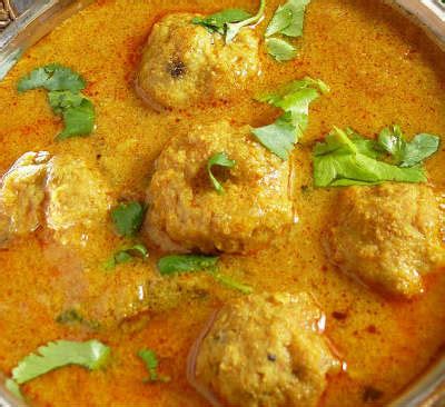 Chettinad Kola Urundai Kuzhambu Recipe - How to Make Chettinad Kola ...