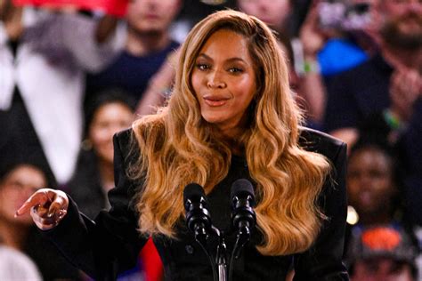 Tina Knowles addresses reports that Beyoncé was paid 10m to speak at