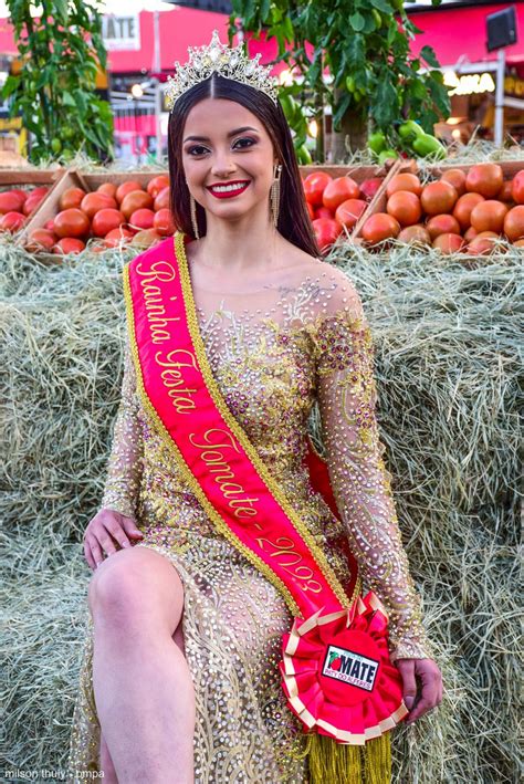 Maiara Maraisa e Revelação agitam segunda noite da Festa do Tomate