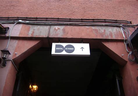 Poemas Del Río Wang In The Old Chocolate Factory