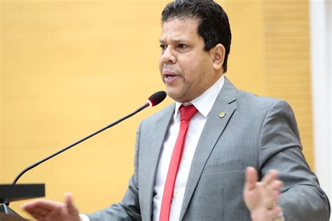 Jair Montes parabeniza colegas pelo trabalho e pede valorização de