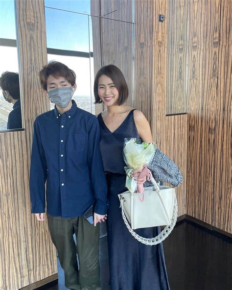 坂元美香さんのインスタグラム写真 坂元美香instagram「ワタクシゴトではありますが 昨日925で結婚18年経ちました。 式をあげた場所で毎年記念日を祝い、 思い出は綺麗に残そう