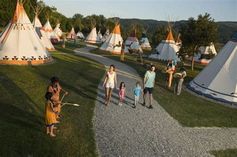 Indianerdorf in Terme Čatež Indianerzelte Handcrafted tents BIGHEAD