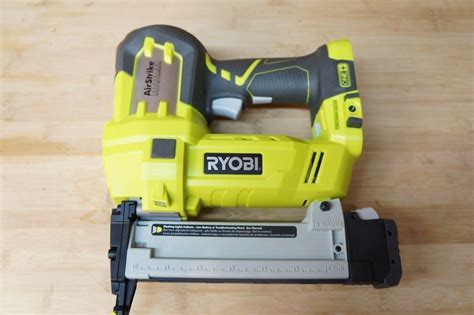 Ryobi 18 Ga Cordless Crown Stapler P360 Tools In Action Power Tool