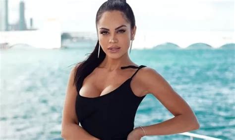 Natti Natasha y su foto en bikini que remece Instagram América Noticias