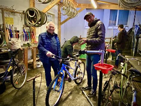 Saint Brieuc à l association Vélo Utile on pédale et on bricole