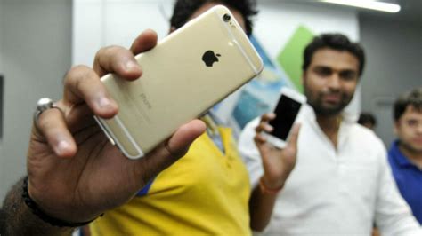 Apple Wants To Shift IPhone Production To India Vietnam Completely