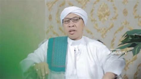 Buya Yahya Sebut Wanita Yang Membersihkan Kemaluan Dengan Cara Seperti