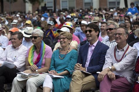Justin Trudeau Al Pride Di Toronto Con Moglie Figli E Faccia Arcobaleno La Gallery Gay It