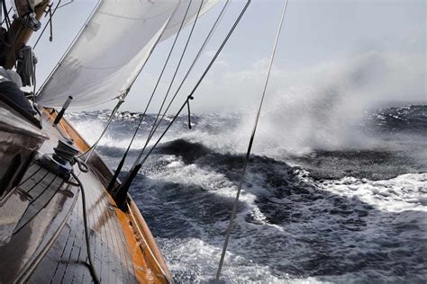 When To Adjust Sailboat Sails For Stronger Winds